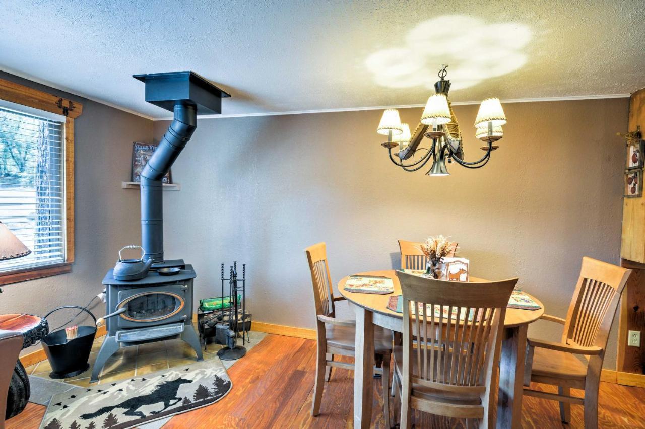 Cozy Cabin With Ac And Deck, 5 Mi To Downtown Prescott Villa Bagian luar foto