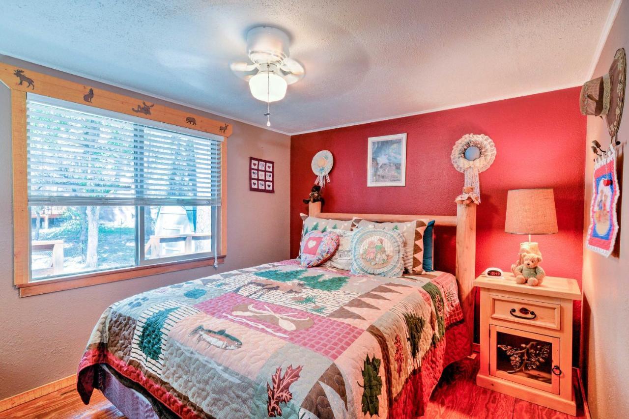Cozy Cabin With Ac And Deck, 5 Mi To Downtown Prescott Villa Bagian luar foto