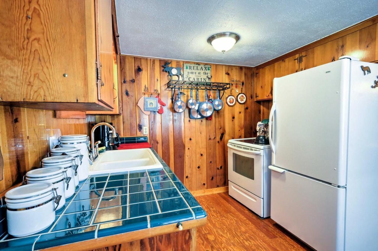 Cozy Cabin With Ac And Deck, 5 Mi To Downtown Prescott Villa Bagian luar foto